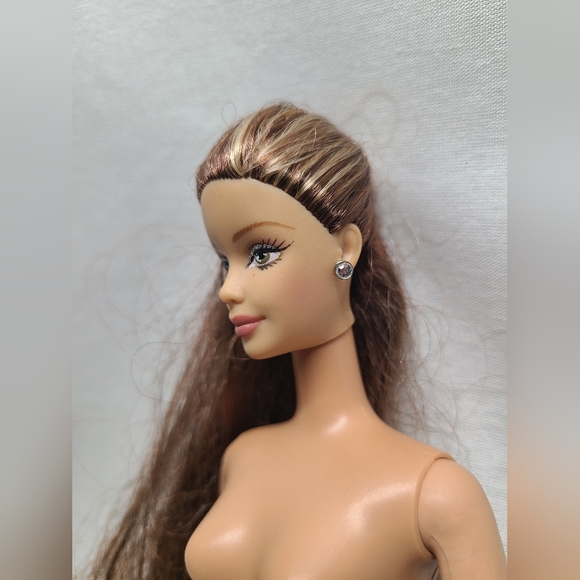 Barbie Zodiac Leo Barbie Pink Label Doll 2004 Collector Nude Doll - Picture 3 of 9